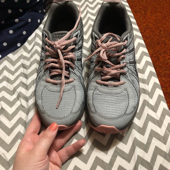 Brand New ASICS - Picture 2 of 3